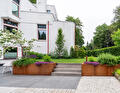 Tuin en huis met hoogteverschillen